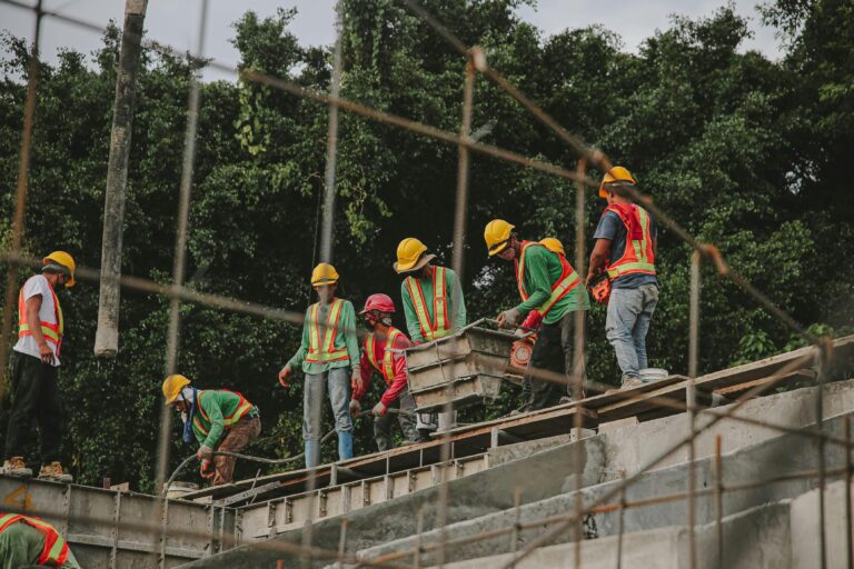 Construction Laborer Jobs: Pay, Requirements and Top Employers